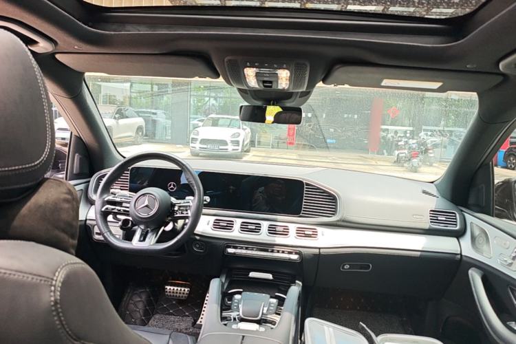 Used Mercedes-Benz GLE AMG 2023 AMG GLE 53 4MATIC+ Center Console