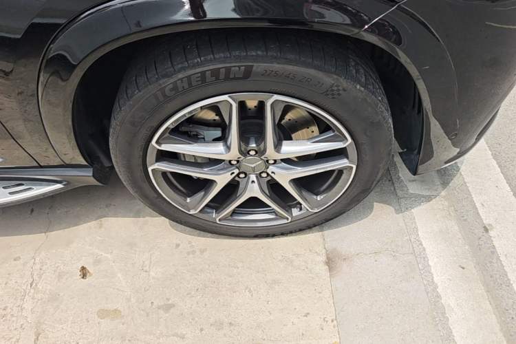 Used Mercedes-Benz GLE AMG 2023 AMG GLE 53 4MATIC+ Right Front Wheel Hub