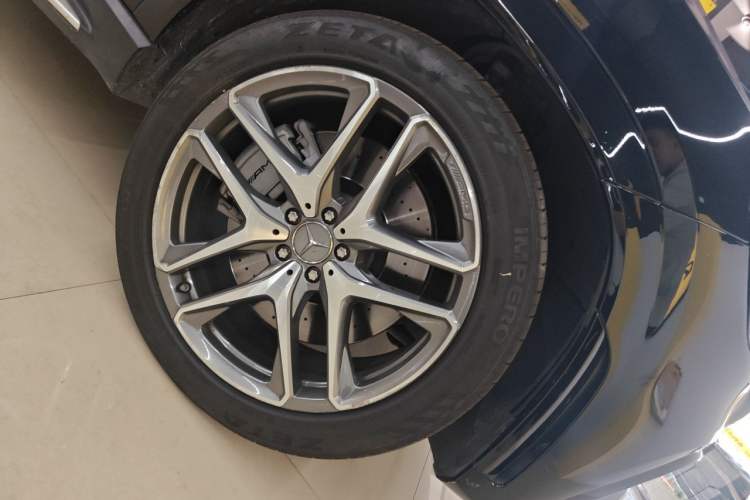 Used Mercedes-Benz GLE AMG 2023 AMG GLE 53 4MATIC+ Right Front Wheel Hub