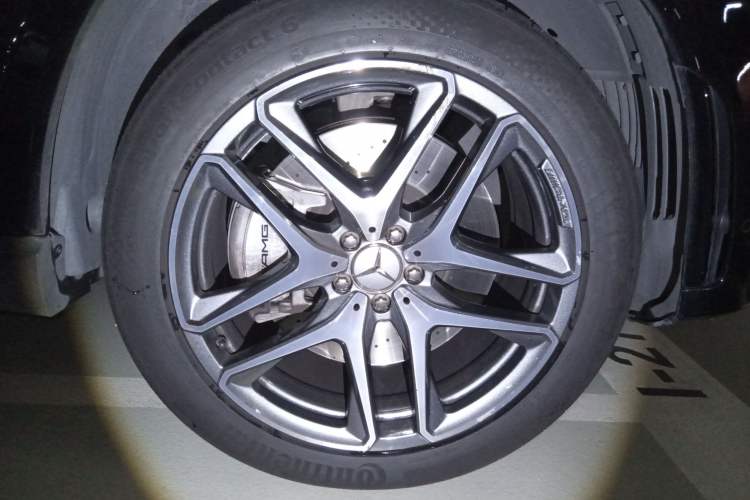 Used Mercedes-Benz GLE AMG 2023 AMG GLE 53 4MATIC+ Right Front Wheel Hub