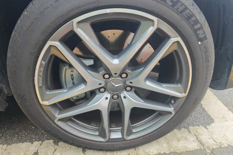 Used Mercedes-Benz GLE AMG 2023 AMG GLE 53 4MATIC+ Right Front Wheel Hub