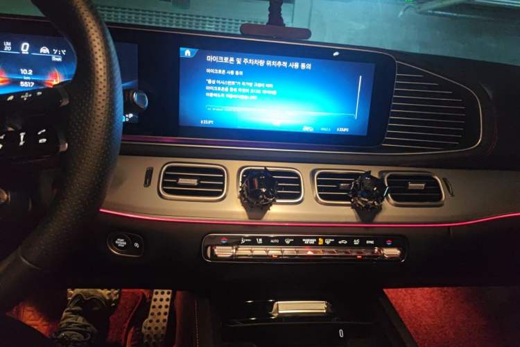 Used Mercedes-Benz GLE AMG 2024 AMG GLE 53 4MATIC+ Audio And AC Panel