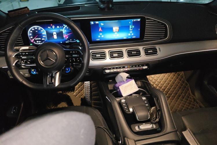 Used Mercedes-Benz GLE AMG 2024 AMG GLE 63 S 4MATIC+ Center Console