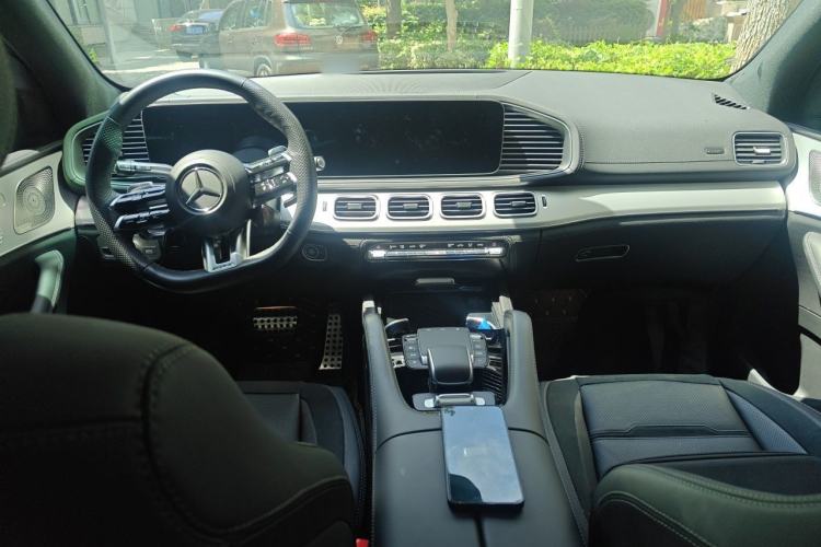 Used Mercedes-Benz GLE AMG 2024 AMG GLE 53 4MATIC+ Center Console