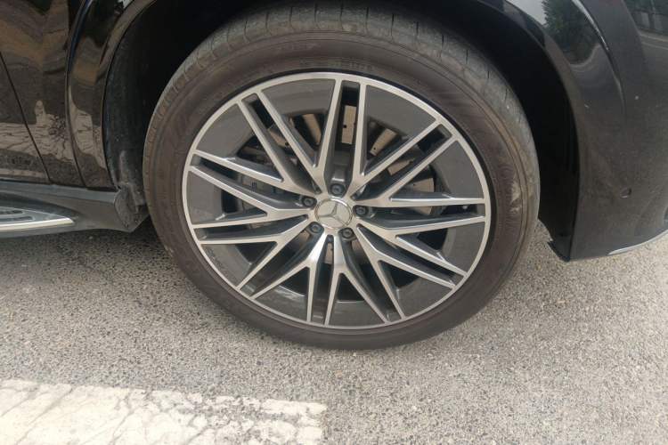 Used Mercedes-Benz GLE AMG 2024 AMG GLE 53 4MATIC+ Right Front Wheel Hub