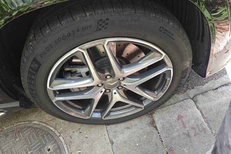 Used Mercedes-Benz GLE AMG 2024 AMG GLE 53 4MATIC+ Right Front Wheel Hub