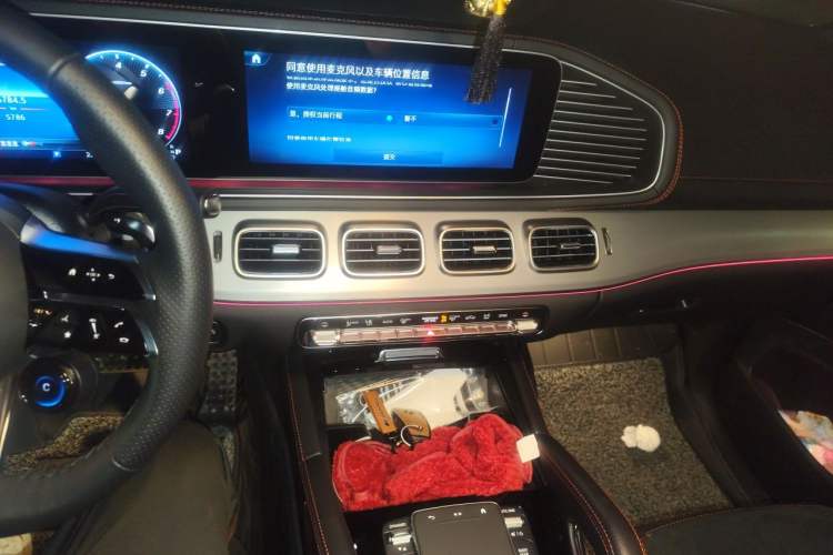 Used Mercedes-Benz GLE AMG 2025-Year Restyled AMG GLE 53 4MATIC+ Audio And AC Panel