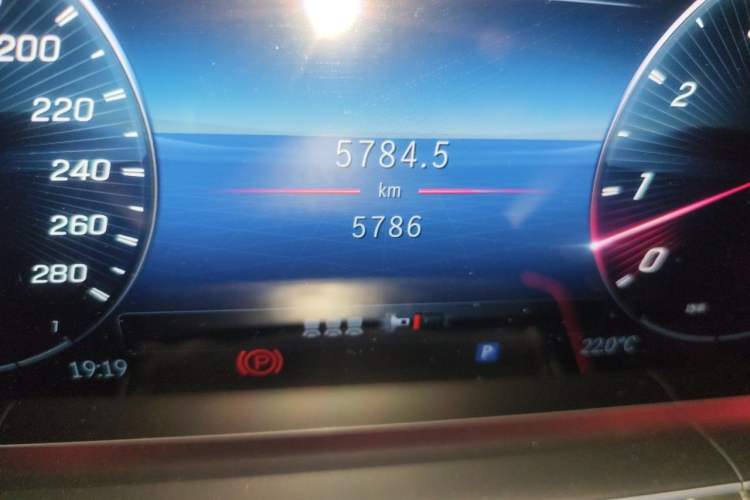 Used Mercedes-Benz GLE AMG 2025-Year Restyled AMG GLE 53 4MATIC+ Odometer Close Up