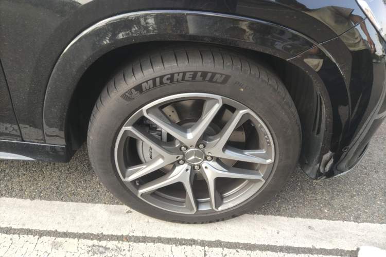 Used Mercedes-Benz GLE AMG 2025 AMG GLE 53 4MATIC+ Right Front Wheel Hub