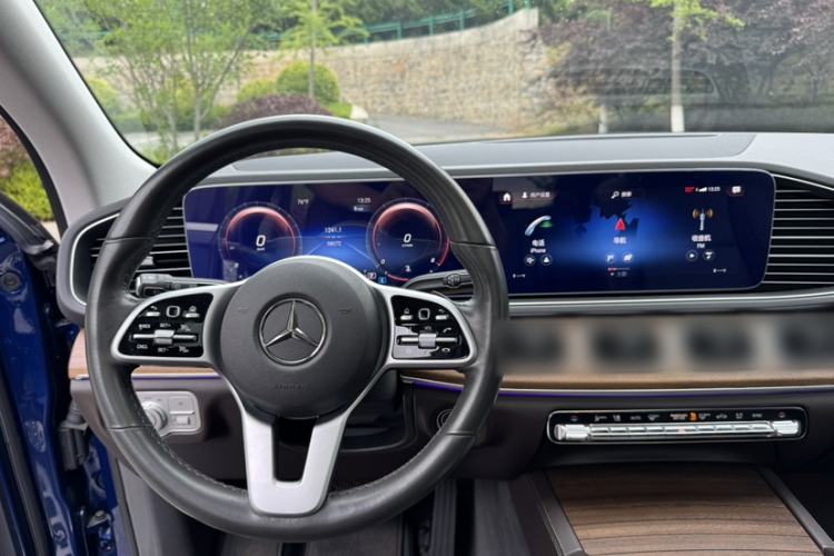 Used Mercedes-Benz GLE-Class  Interior 2