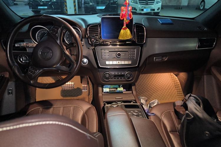 Used Mercedes-Benz GLE-Class 2015 GLE 320 4MATIC Center Console