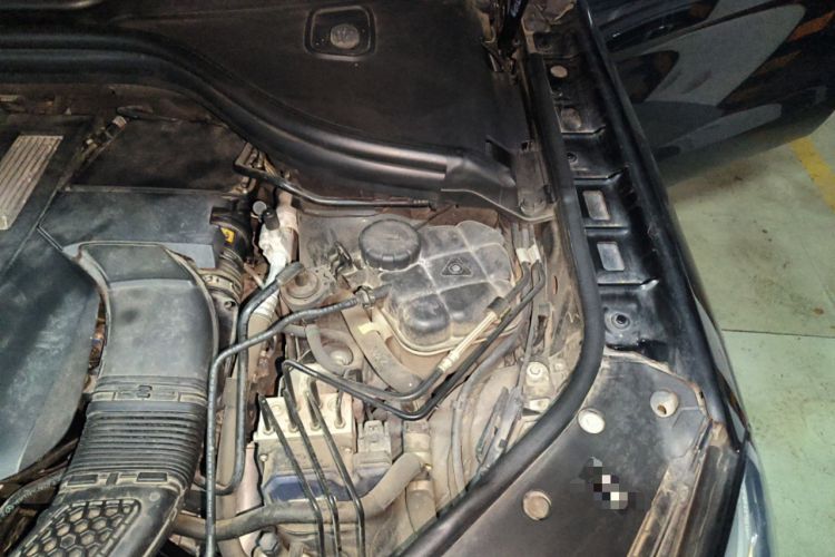 Used Mercedes-Benz GLE-Class 2015 GLE 320 4MATIC Engine Bay Left
