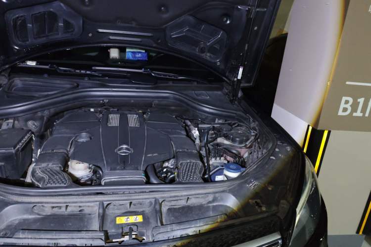 Used Mercedes-Benz GLE-Class 2015 GLE 400 4MATIC Engine Bay Left
