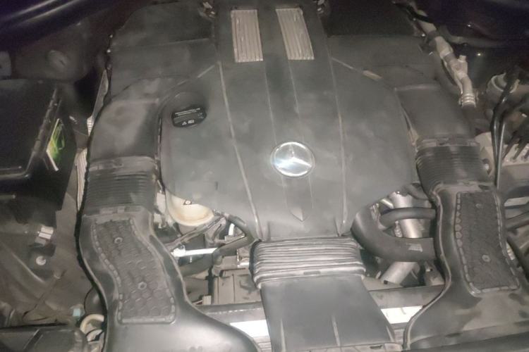 Used Mercedes-Benz GLE-Class 2015 GLE 400 4MATIC Engine Bay