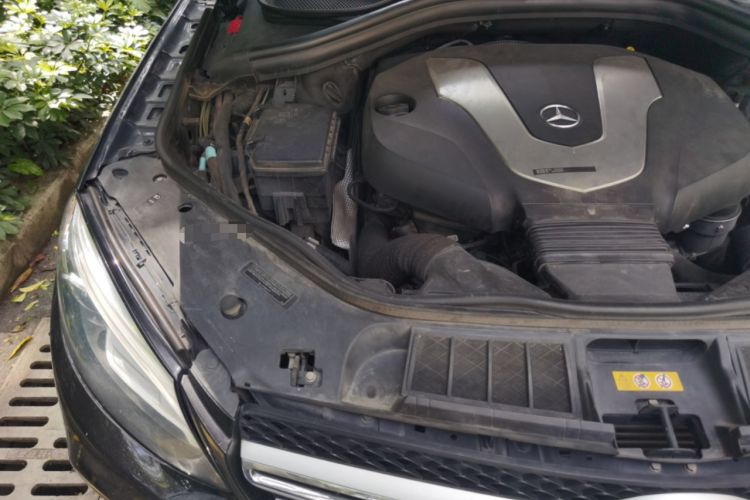 Used Mercedes-Benz GLE-Class  Engine Bay Right