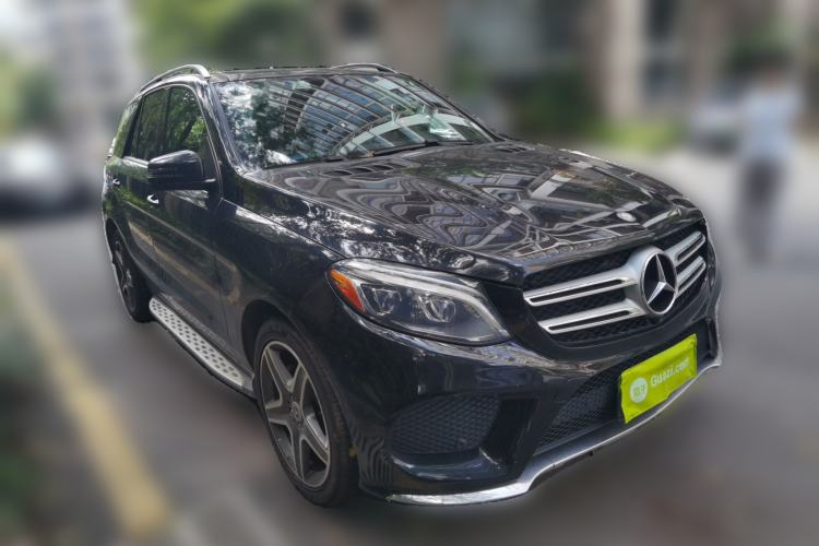 Used Mercedes-Benz GLE-Class  Front Right 45 Deg
