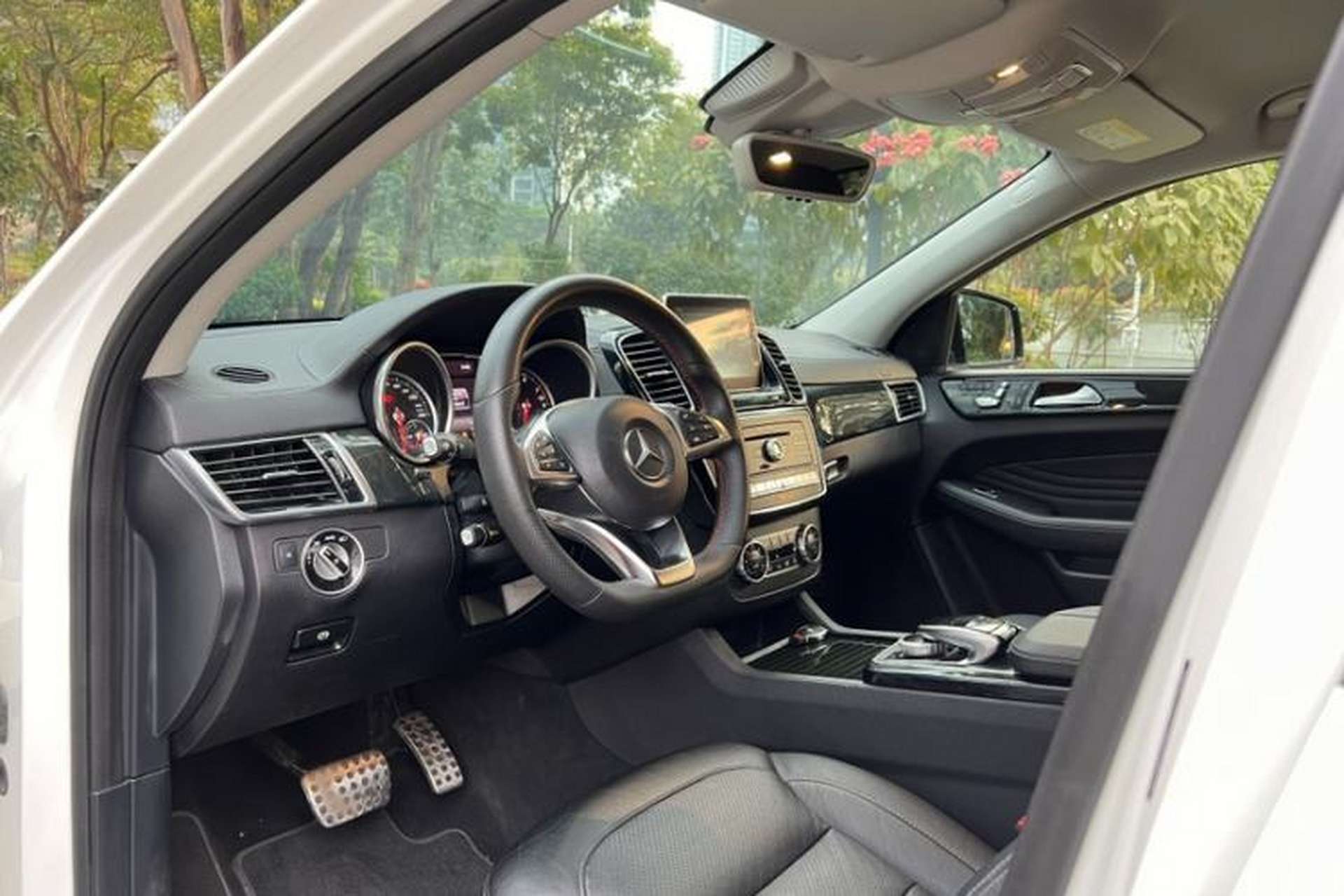 Used Mercedes-Benz GLE-Class 2015 GLE 450 AMG 4MATIC Coupe SUV Left Front Seat