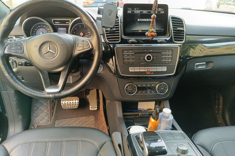 Used Mercedes-Benz GLE-Class 2016 GLE 400 4MATIC U.S. specification Center Console