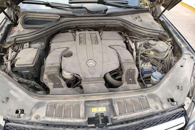 Used Mercedes-Benz GLE-Class 2016 GLE 400 4MATIC U.S. specification Engine Bay