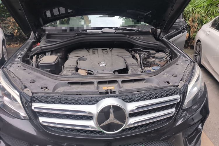 Used Mercedes-Benz GLE-Class  Engine Bay
