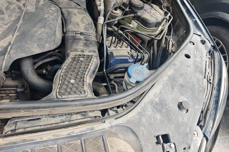 Used Mercedes-Benz GLE-Class  Engine Bay Left