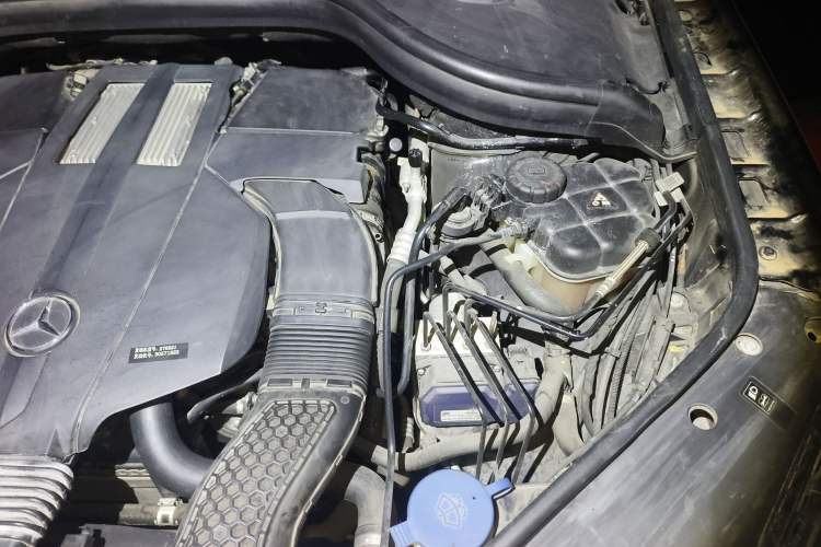 Used Mercedes-Benz GLE-Class 2016 GLE 400 4MATIC U.S. specification Engine Bay Left