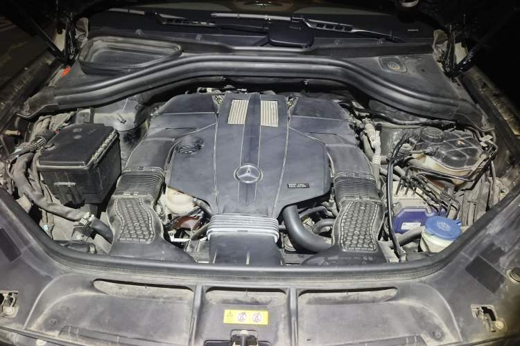 Used Mercedes-Benz GLE-Class 2016 GLE 400 4MATIC U.S. specification Engine Bay