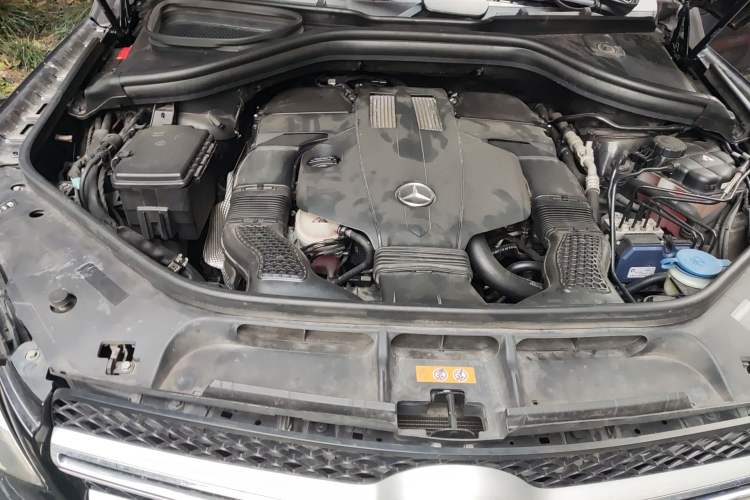 Used Mercedes-Benz GLE-Class 2016 GLE 320 4MATIC Dynamic Edition Engine Bay