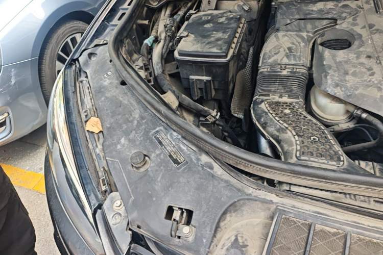 Used Mercedes-Benz GLE-Class  Engine Bay Right
