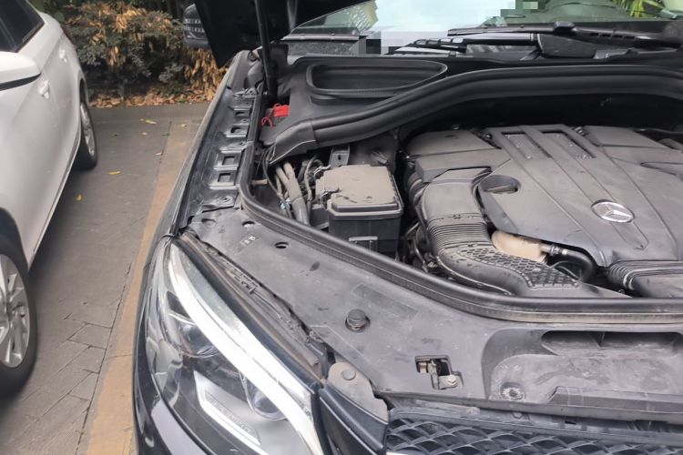 Used Mercedes-Benz GLE-Class  Engine Bay Right