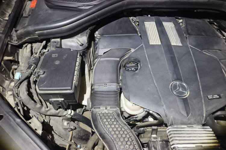 Used Mercedes-Benz GLE-Class 2016 GLE 400 4MATIC U.S. specification Engine Bay Right