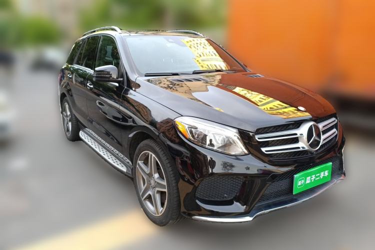 Used Mercedes-Benz GLE-Class 2016 GLE 400 4MATIC U.S. specification Front Right 45 Deg