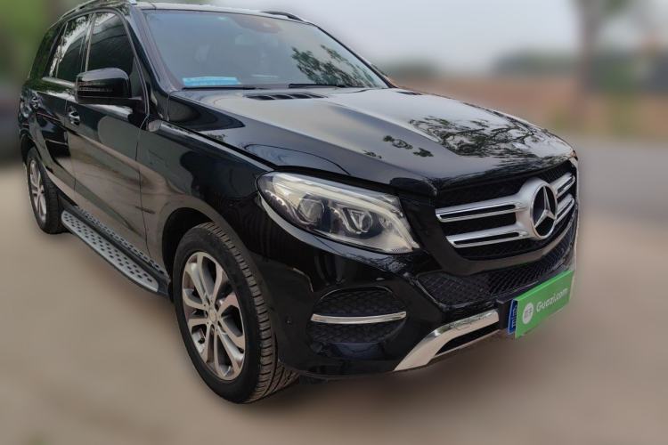 Used Mercedes-Benz GLE-Class 2016 GLE 400 4MATIC U.S. specification Front Right 45 Deg