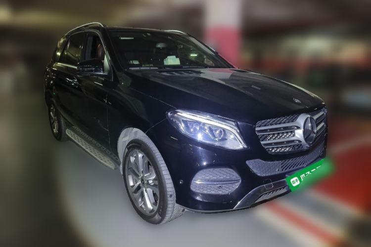 Used Mercedes-Benz GLE-Class 2016 GLE 400 4MATIC U.S. specification Front Right 45 Deg
