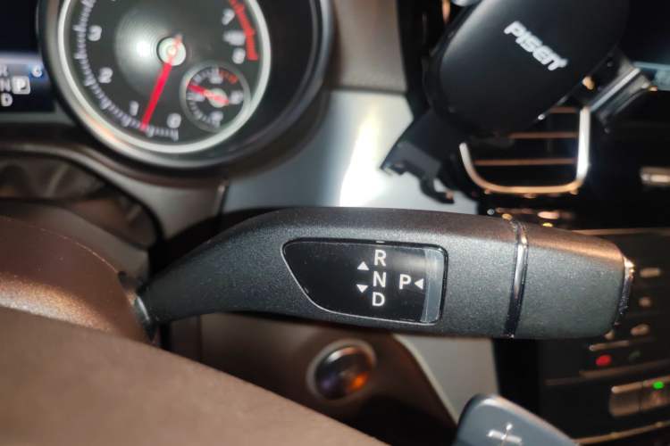 Used Mercedes-Benz GLE-Class 2016 GLE 400 4MATIC U.S. specification Gear Lever