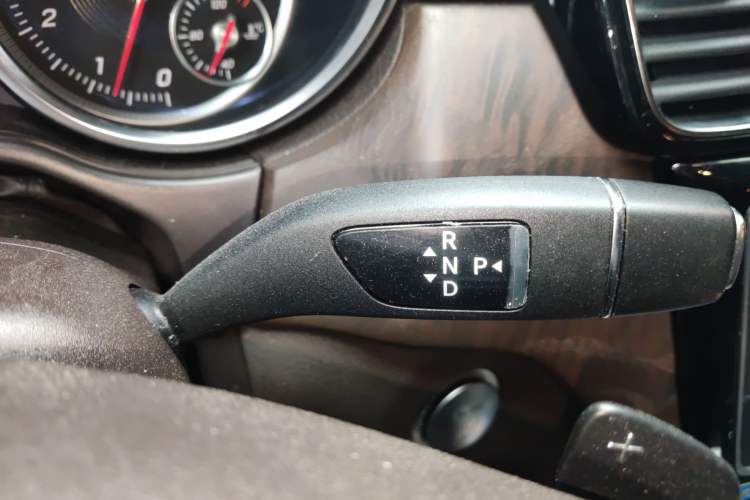 Used Mercedes-Benz GLE-Class 2016 GLE 320 4MATIC Dynamic Edition Gear Lever