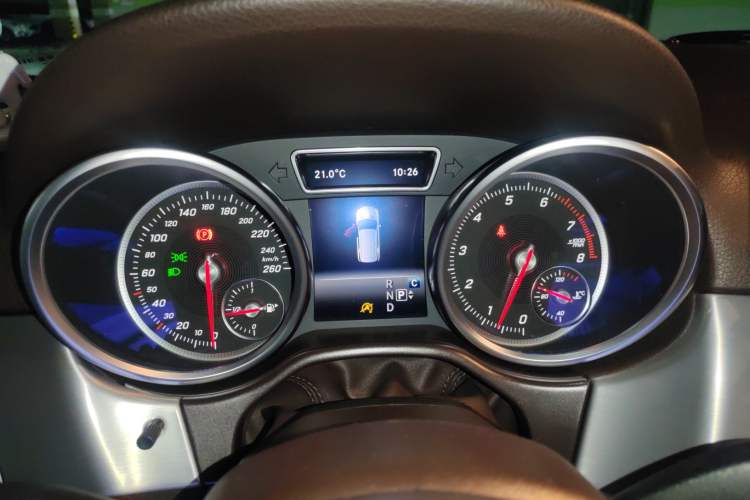 Used Mercedes-Benz GLE-Class 2016 GLE 400 4MATIC U.S. specification Instrument Cluster