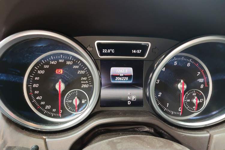 Used Mercedes-Benz GLE-Class 2016 GLE 320 4MATIC Dynamic Edition Instrument Cluster