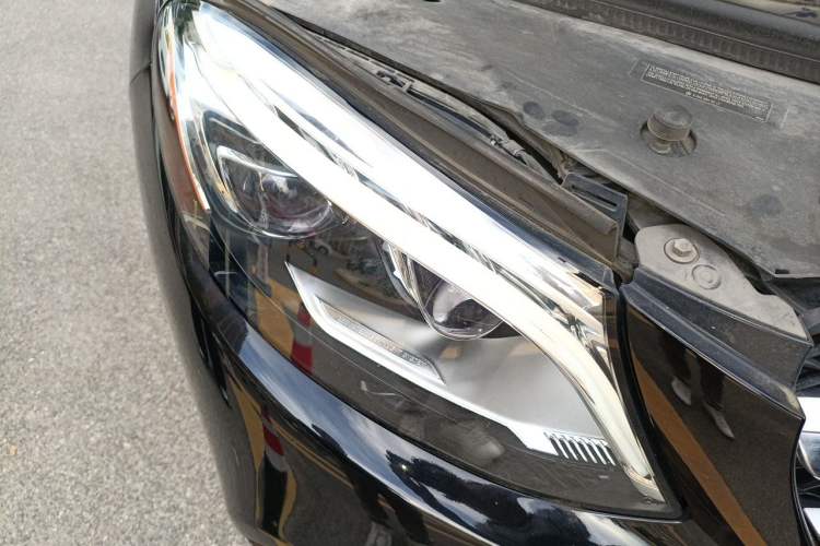 Used Mercedes-Benz GLE-Class 2016 GLE 400 4MATIC U.S. specification Right Front Headlight