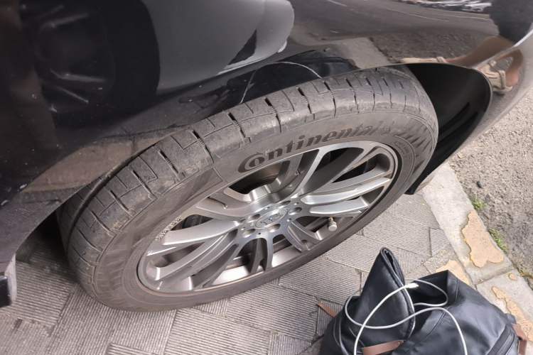 Used Mercedes-Benz GLE-Class  Right Front Wheel Hub