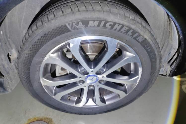 Used Mercedes-Benz GLE-Class 2016 GLE 400 4MATIC U.S. specification Right Front Wheel Hub