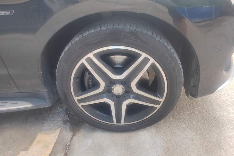 Used Mercedes-Benz GLE-Class 2016 GLE 450 AMG 4MATIC Right Front Wheel Hub