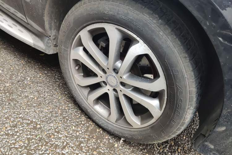 Used Mercedes-Benz GLE-Class 2016 GLE 320 4MATIC Dynamic Edition Right Front Wheel Hub