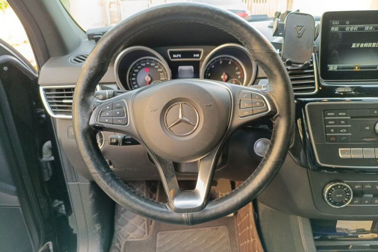 Used Mercedes-Benz GLE-Class 2016 GLE 400 4MATIC U.S. specification Steering Wheel