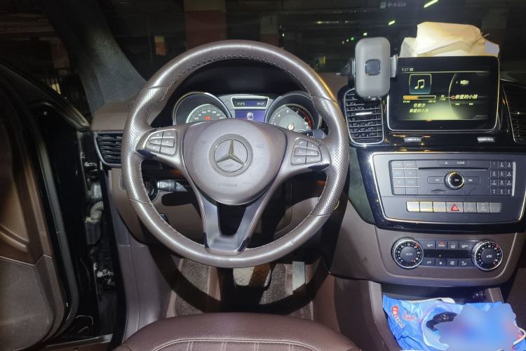 Used Mercedes-Benz GLE-Class 2016 GLE 400 4MATIC U.S. specification Steering Wheel