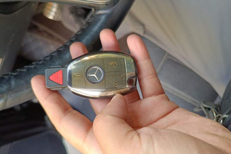 Used Mercedes-Benz GLE-Class 2016 GLE 400 4MATIC U.S. specification Vehicle Key
