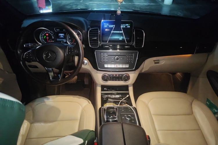 Used Mercedes-Benz GLE-Class  Center Console