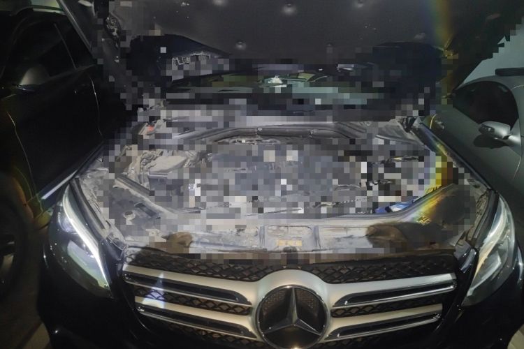 Used Mercedes-Benz GLE-Class  Engine Bay