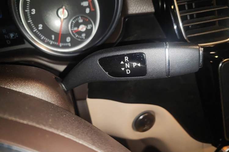 Used Mercedes-Benz GLE-Class  Gear Lever