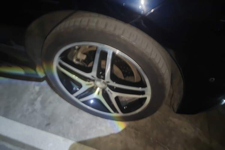Used Mercedes-Benz GLE-Class  Right Front Wheel Hub